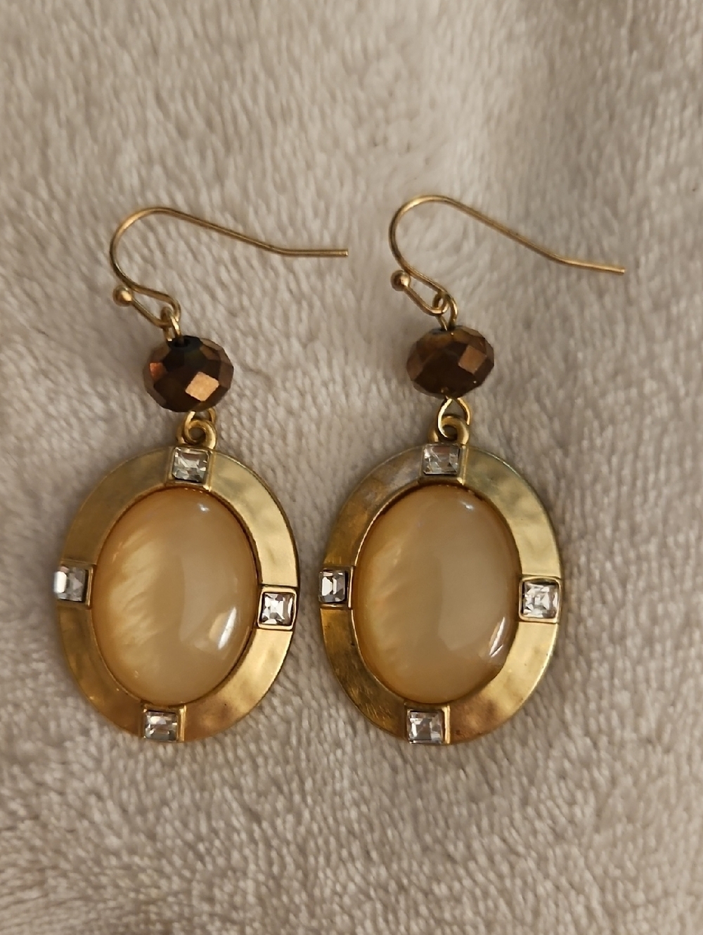 Vintage 1980s Peach Oval Dangle Hook Earrings - Picture 3 of 5